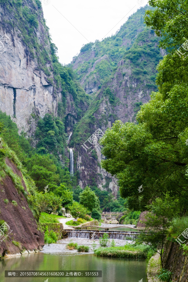 山谷
