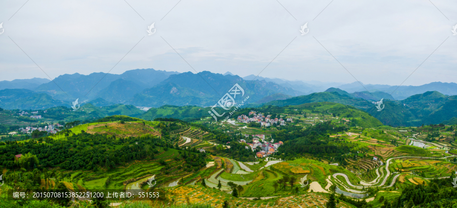 山村风光