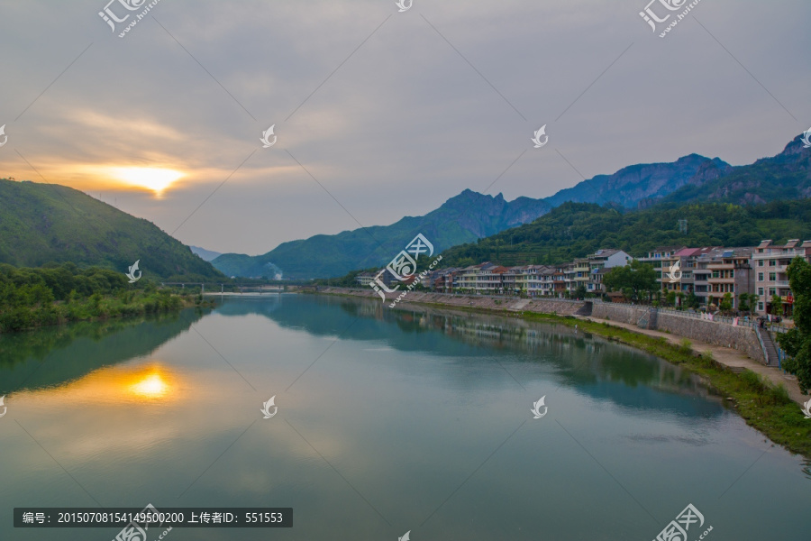 山村风光