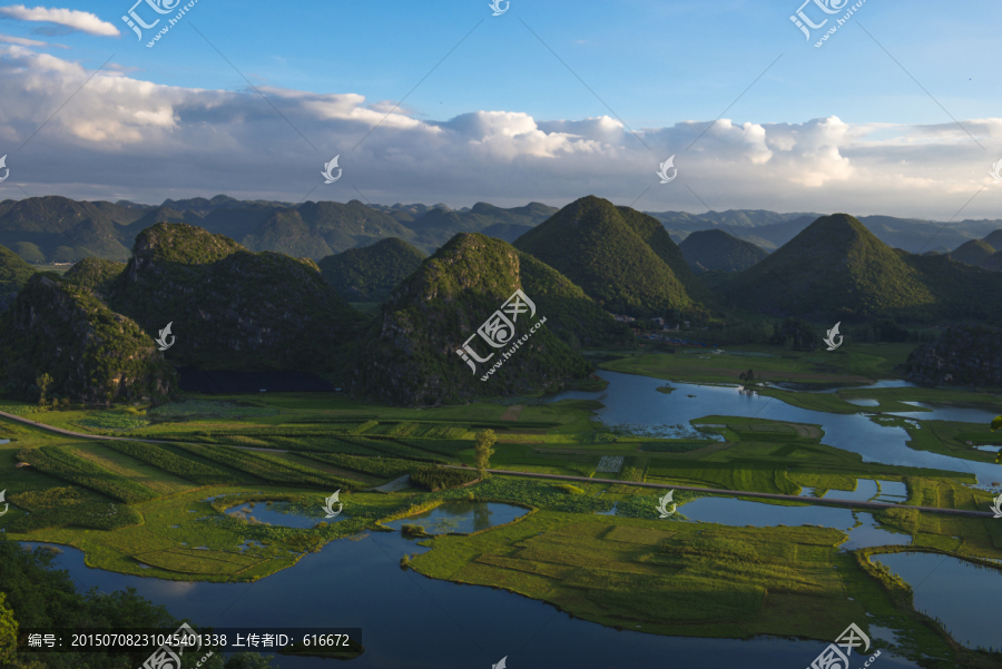 云南普者黑青龙山傍晚,喀斯特地