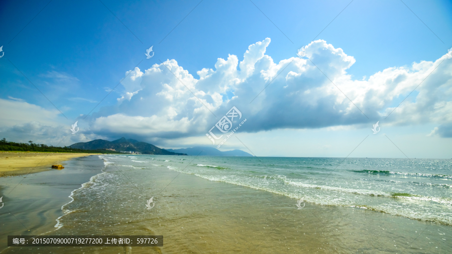 长空万里天空云海阳光海滩上川岛