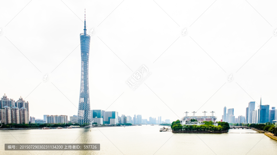 珠江河上的广州塔