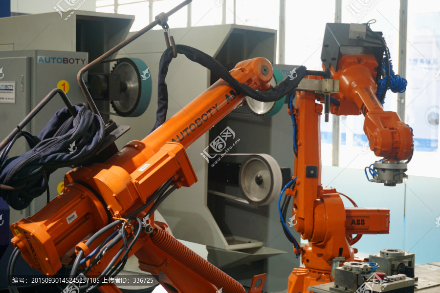 工业机器人,机械加工机器人