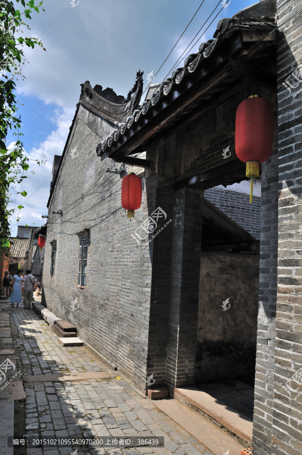 广西杨美古镇,临江街