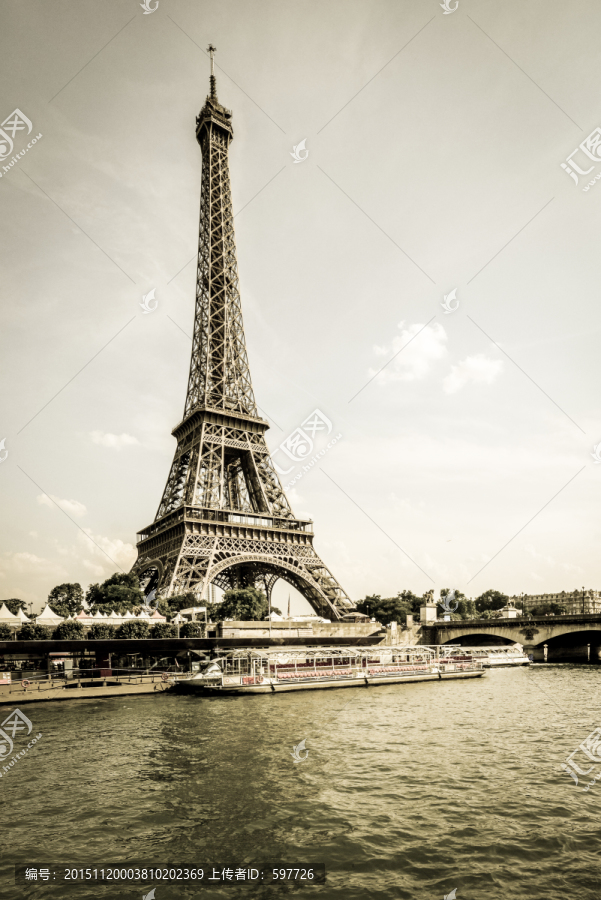 法国巴黎埃菲尔铁塔老照片