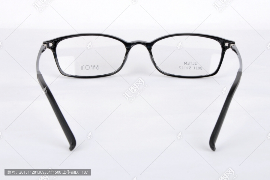 黑色眼镜框