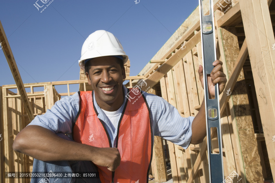 微笑的建筑工人