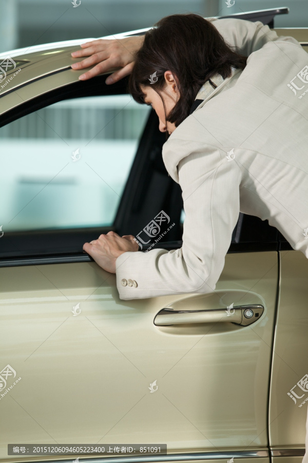 检查汽车配置
