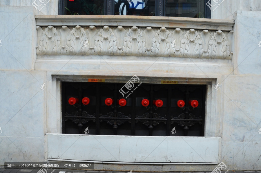 上海老建筑的喷淋栓和消防栓