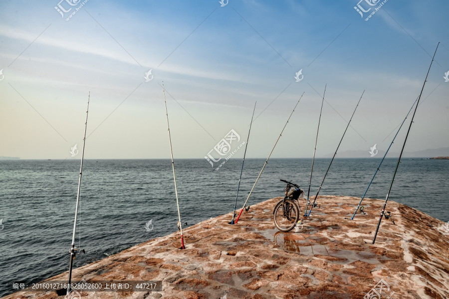海边钓鱼