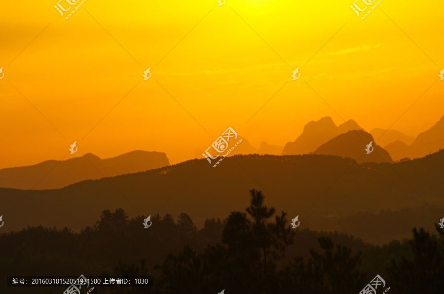 远山背景