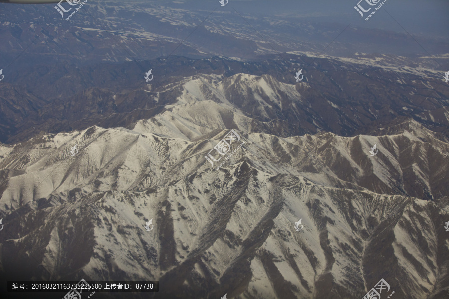 航拍雪山