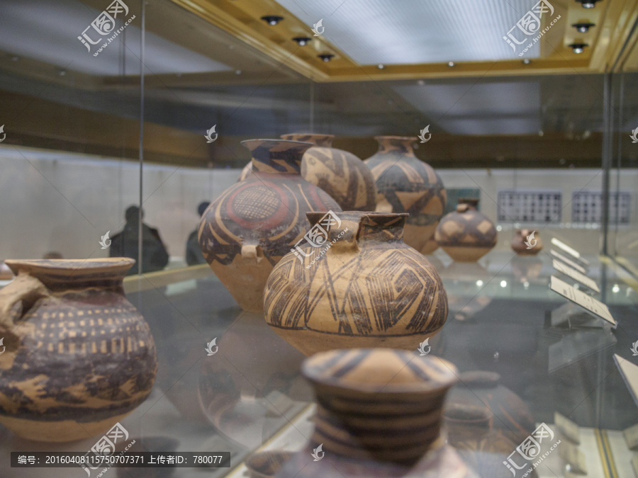 陶器展览柜