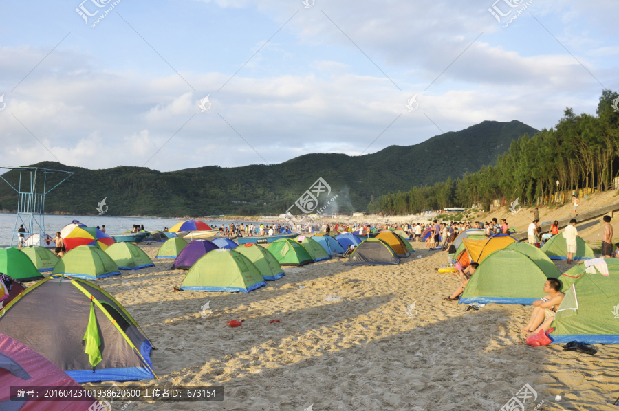 沙滩露营