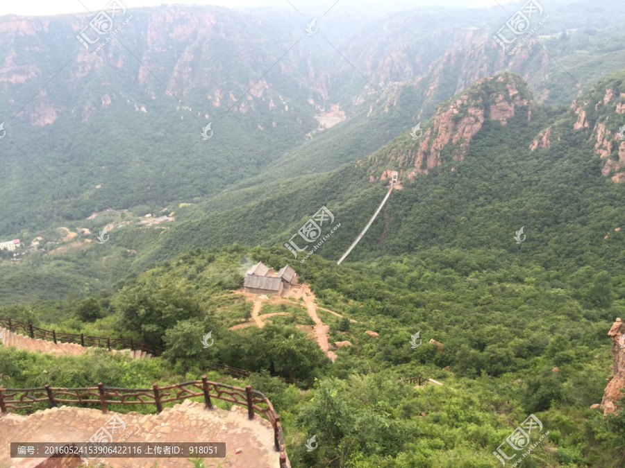 雨中伏羲山