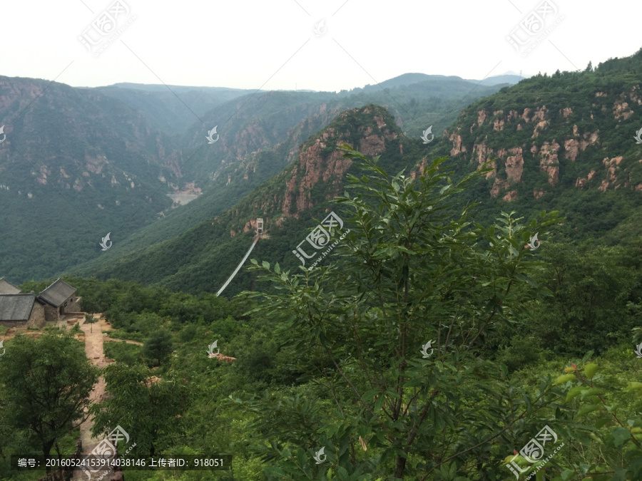 雨中伏羲山