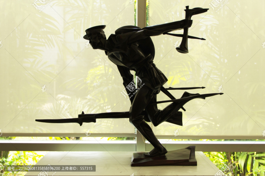 现代铜雕塑,铁军,冲锋