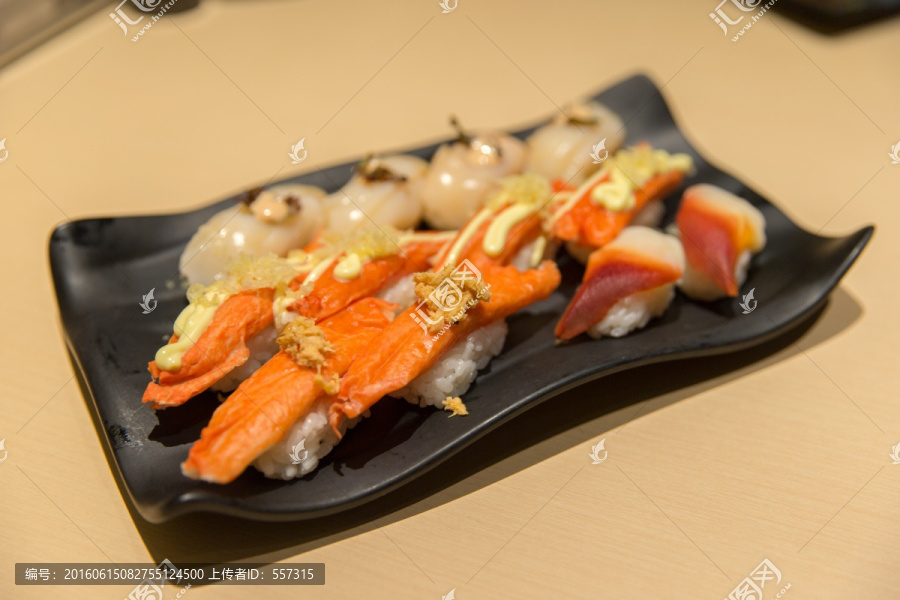 日式美食,蟹棒辣三文鱼寿司