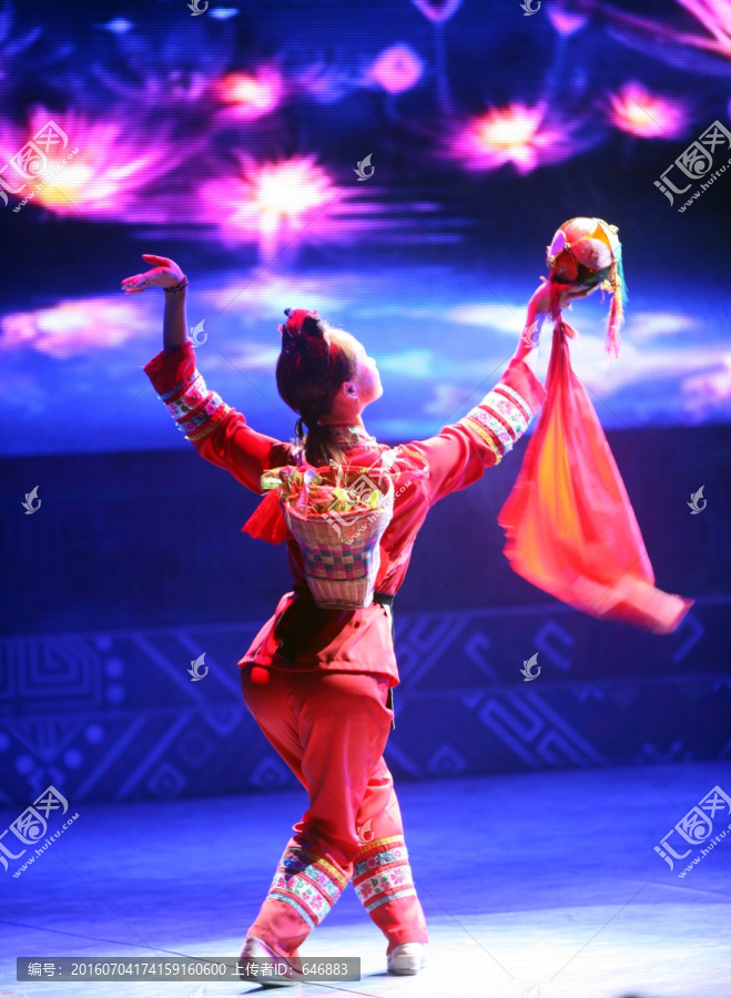 广西壮族,歌舞表演,传统风俗