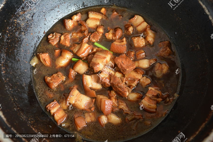 铁锅炖红烧肉