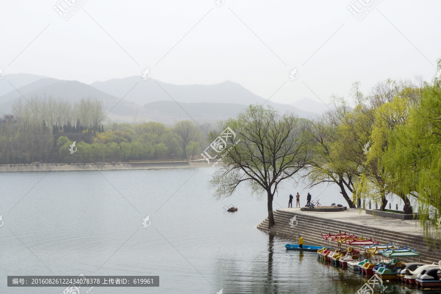 山水湖水,翠柳堤