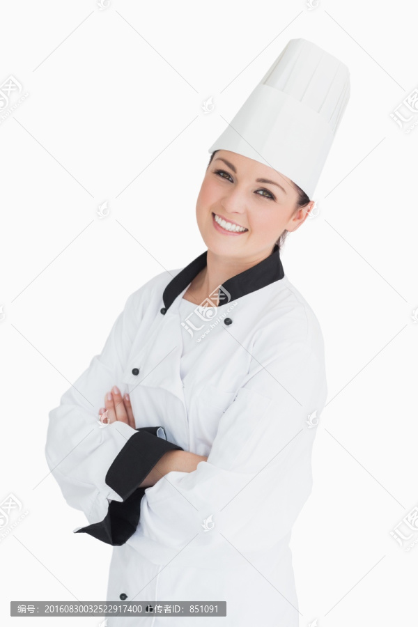 女厨师双臂交叉