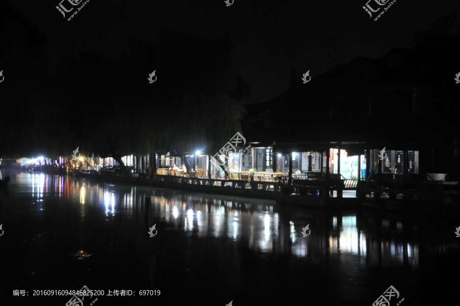 周庄古镇夜色