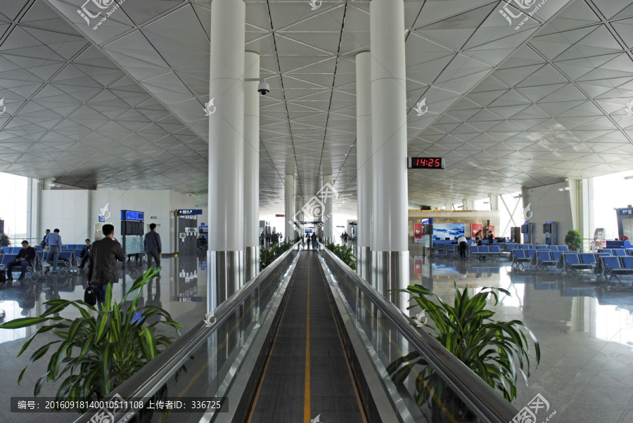 天津机场,自动扶梯