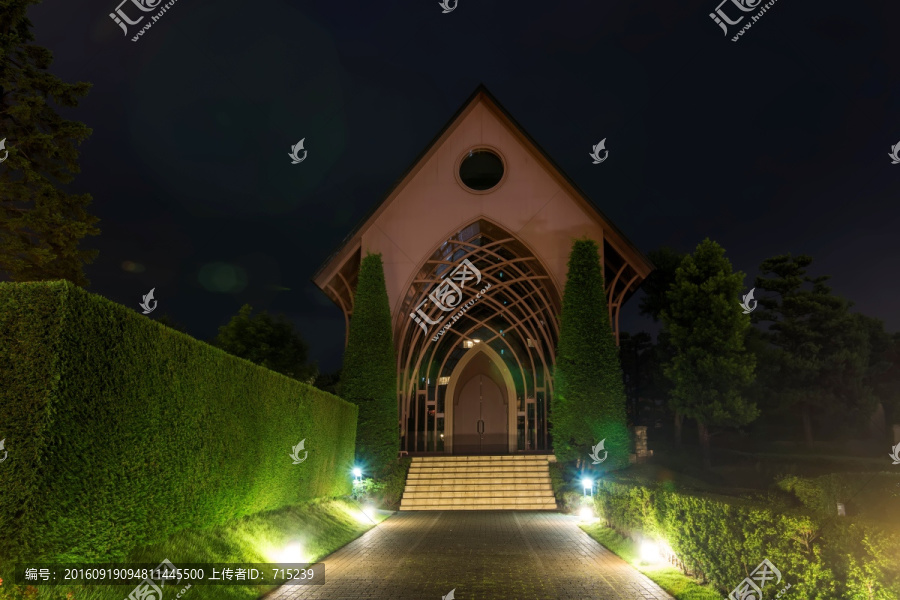 小教堂夜景