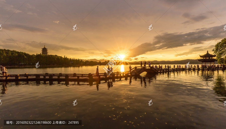 雷峰夕照