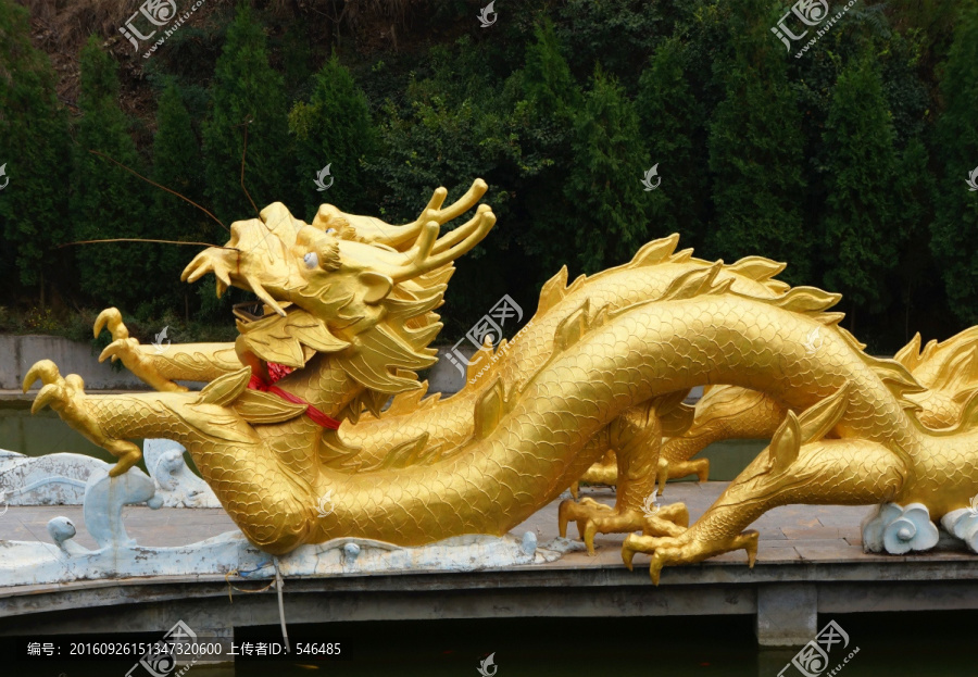 金龙雕塑