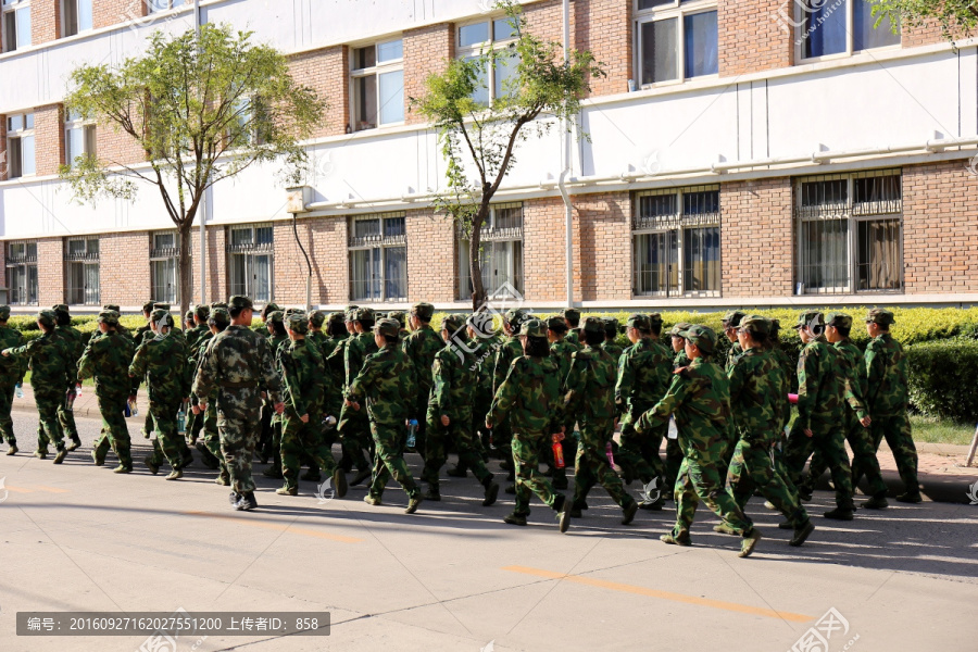 大学生军训