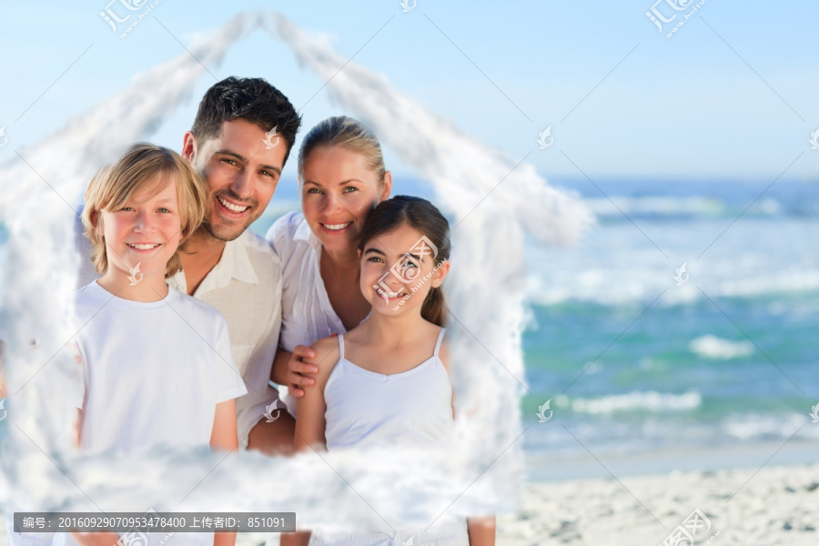 一家人在海边游玩的复合形象