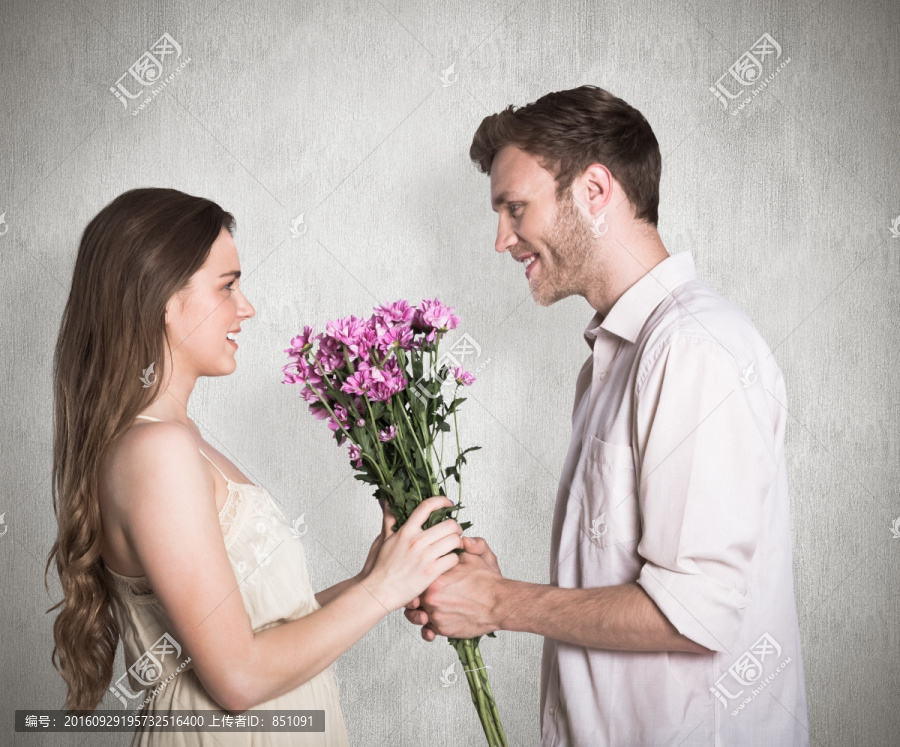 男朋友送花给女朋友