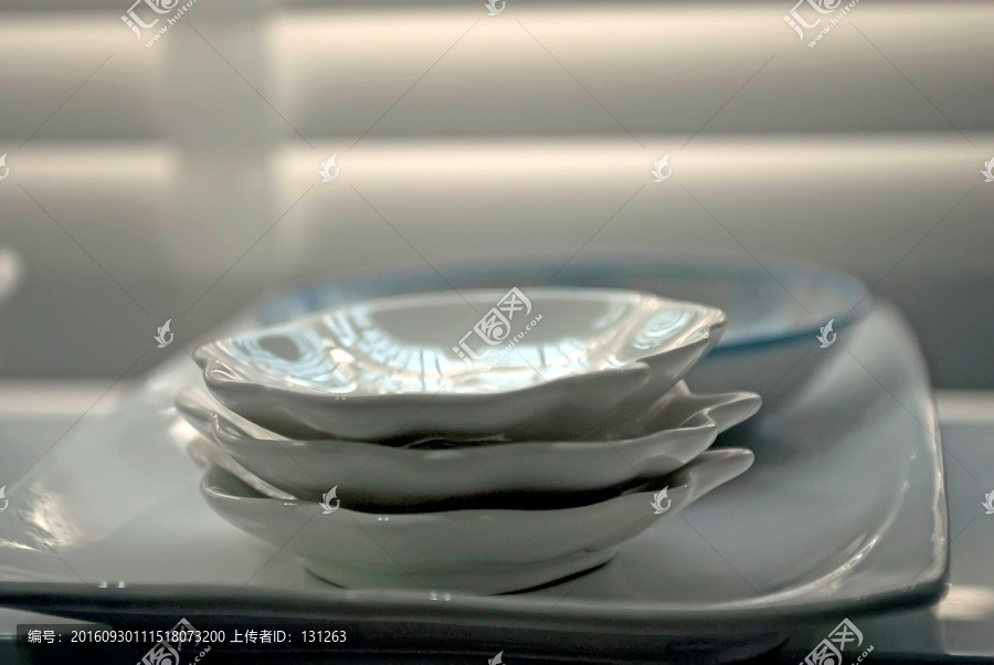 瓷质碗碟,厨房用品