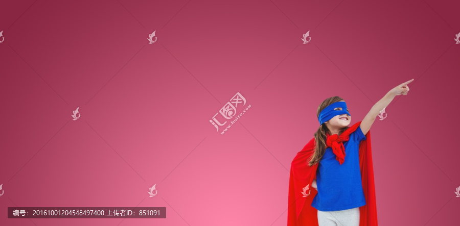 戴面具的孩子假装超级英雄
