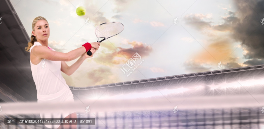 运动员打网球的复合形象