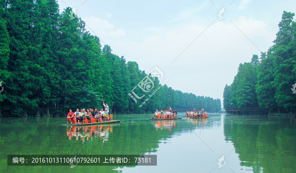 水上森林漂流竹筏摄影风景