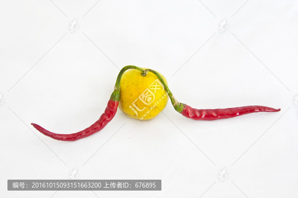 红辣椒俏伴桔子熟