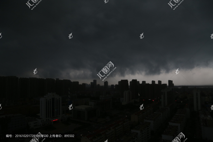 暴风雨来临