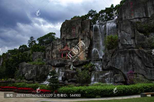 小亭,流水,鲜花