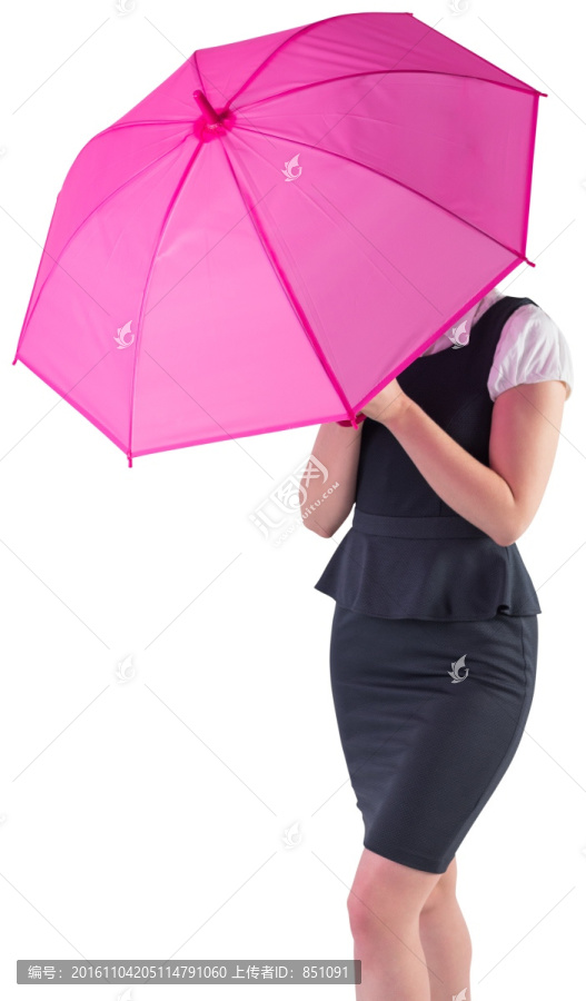 拿着伞的商务女人