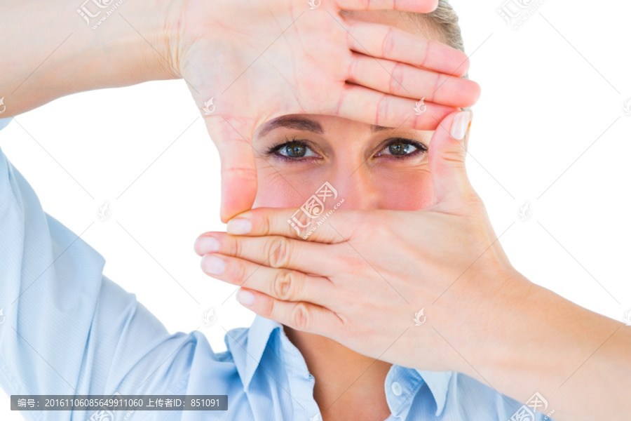 做手势的商务女人