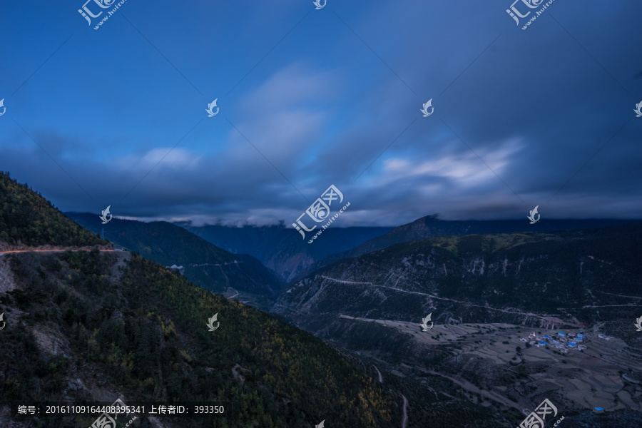 红拉山晨曦,车灯
