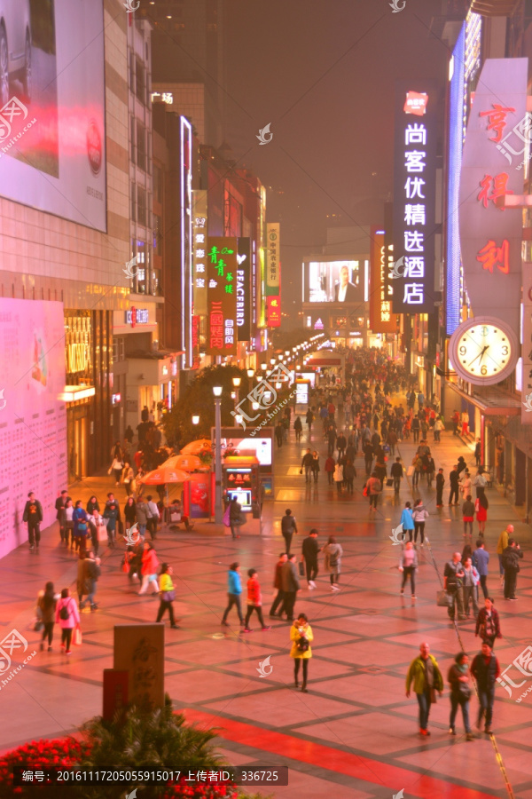 成都春熙路步行街,夜景俯拍