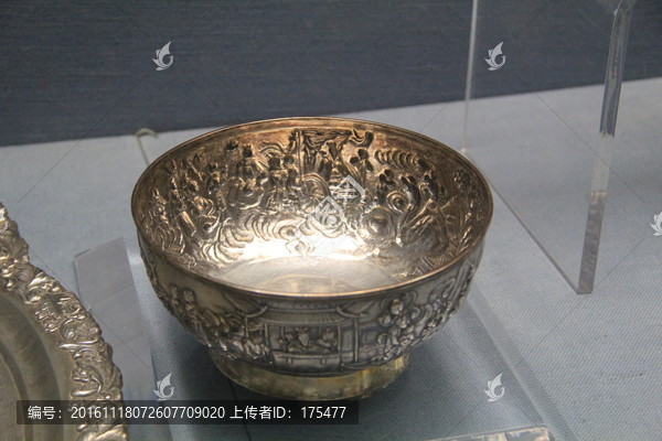 青铜碗