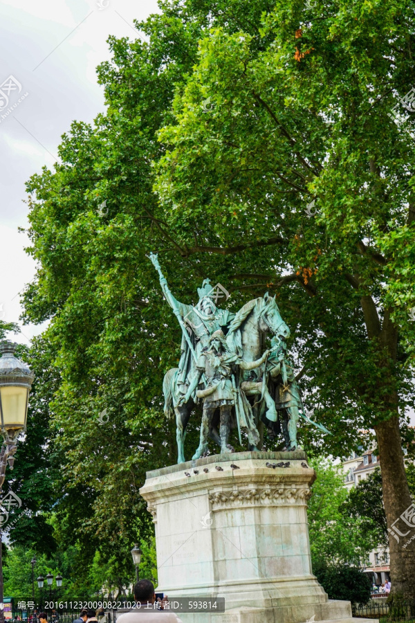 法国路易皇帝雕像