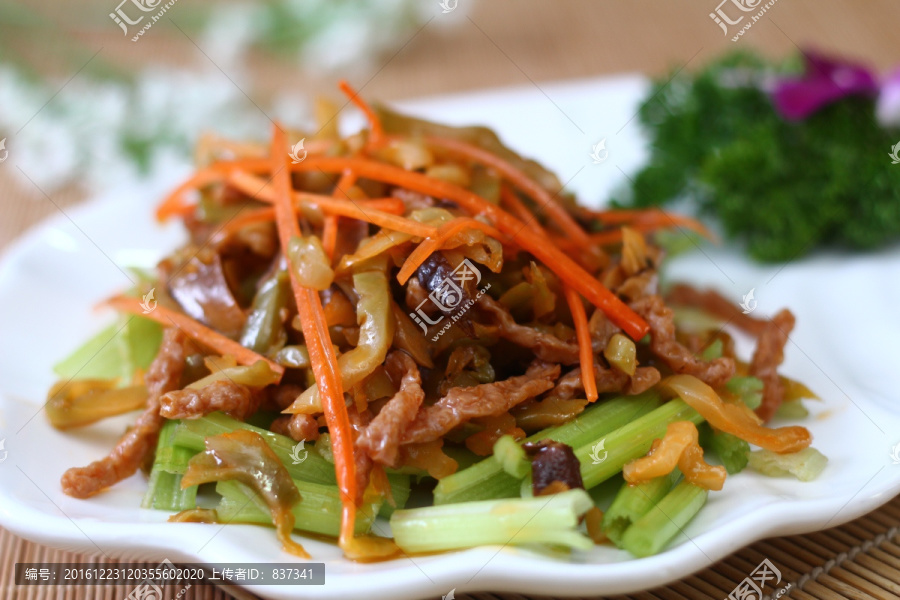 酸菜肉丝