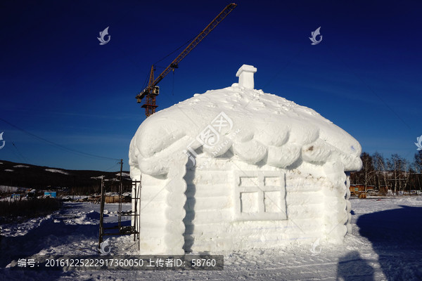 雪雕小木屋