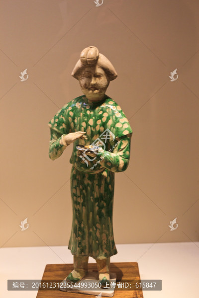 唐三彩釉侍女俑